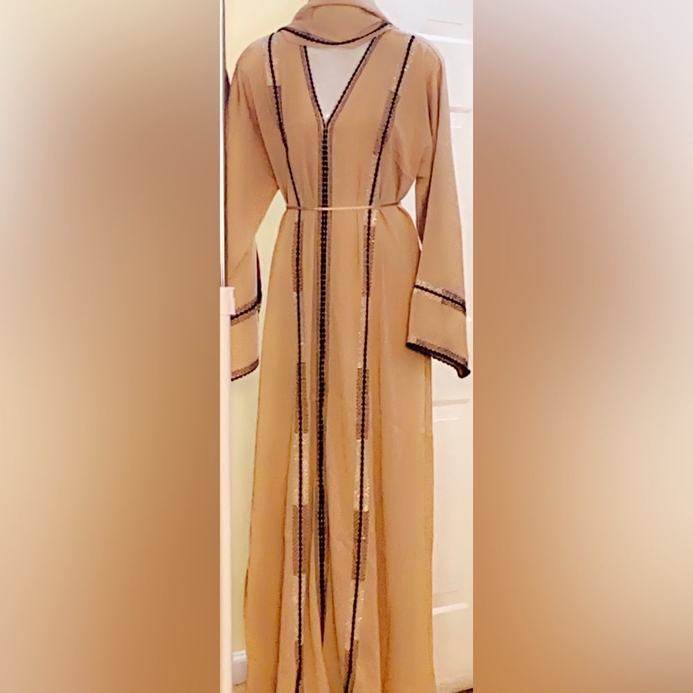 Abaya - Picture 2 of 2
